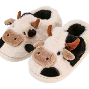 NWOT FUZZY COW SLIPPERS SZ 7/8